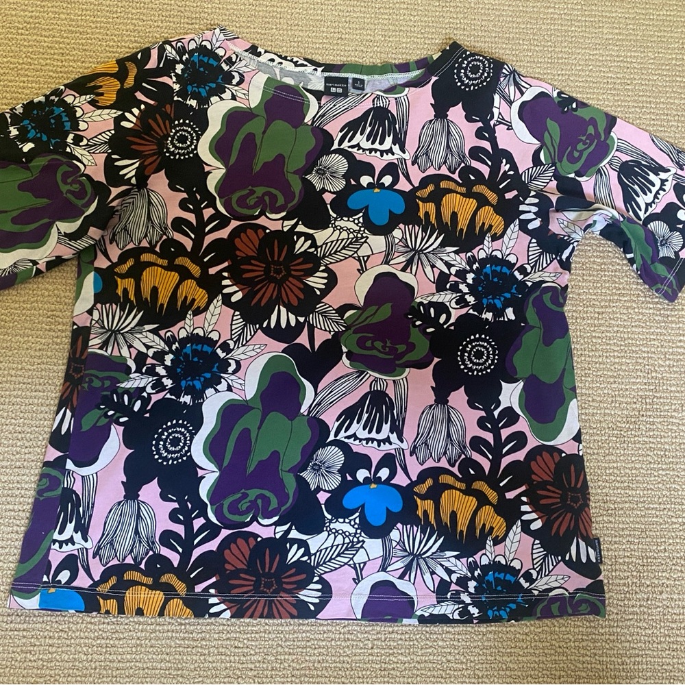 Marimekko T-shirt size small